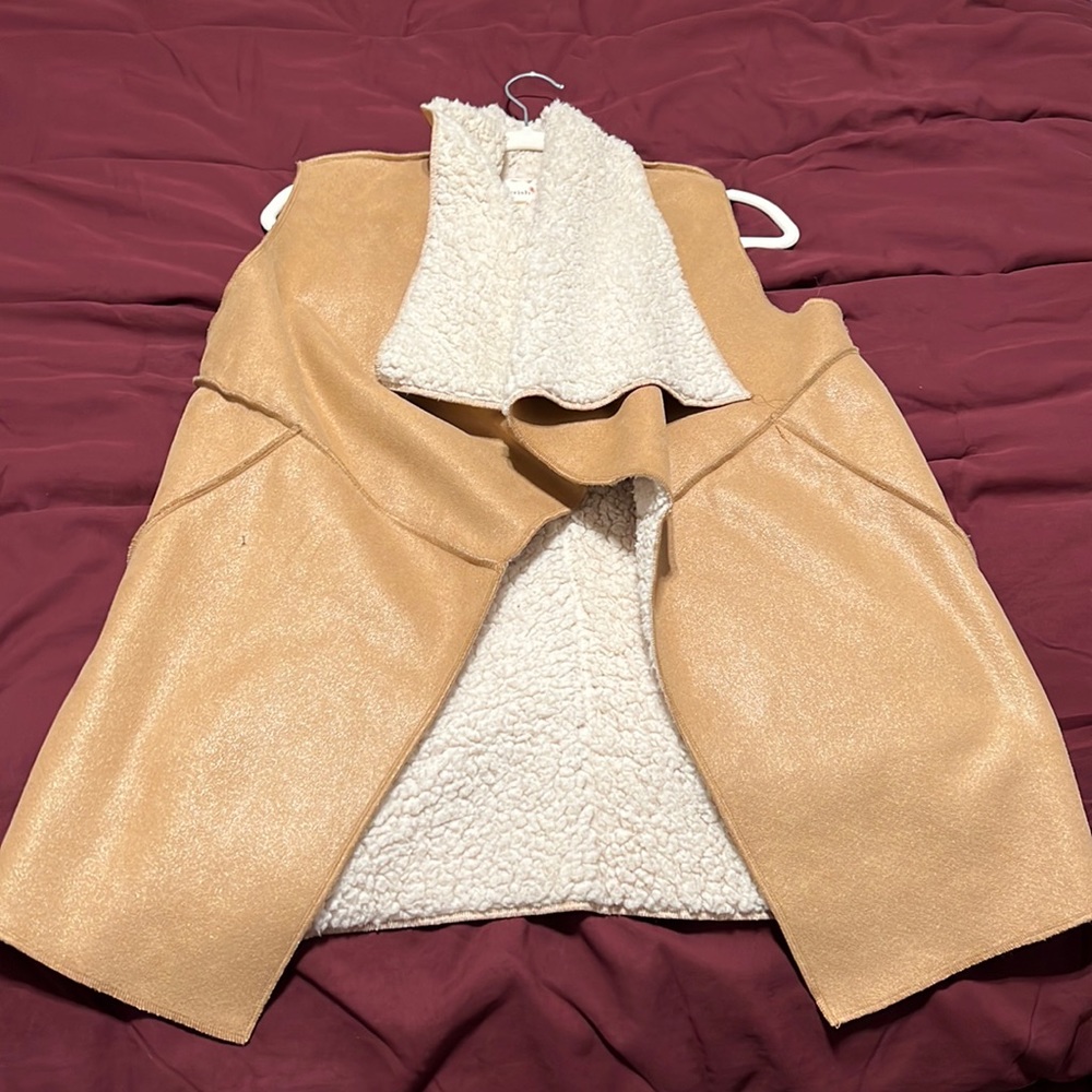 Woman  vest
